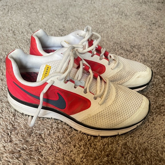 Nike Livestrong shoes - Picture 3 of 6